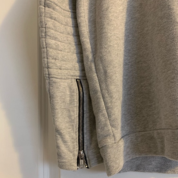 Obey Crewneck - Picture 2 of 6